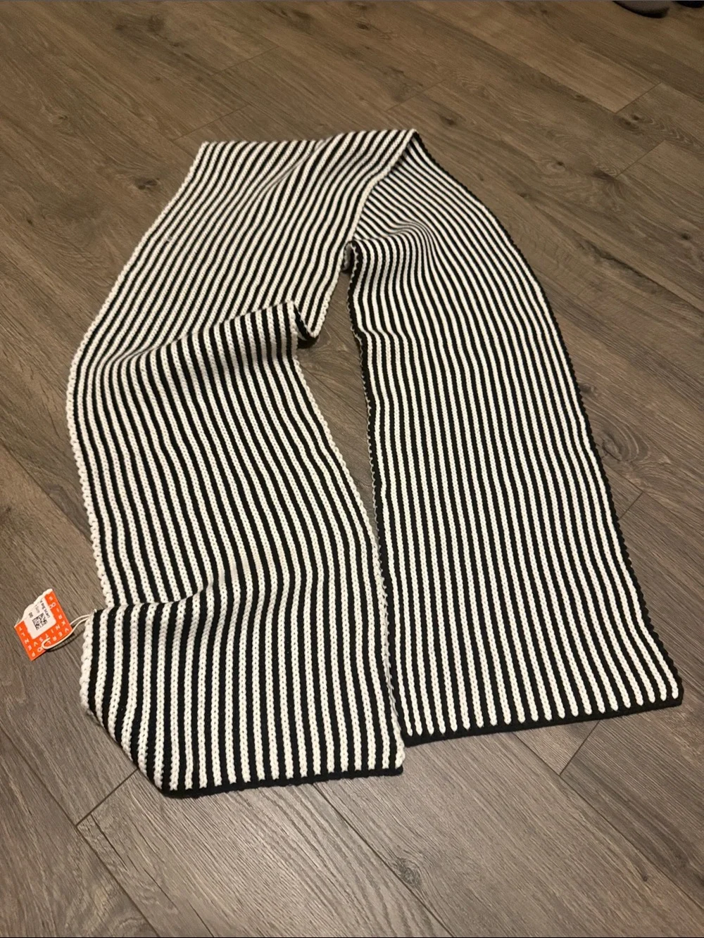 Verloop Black & White Striped Knit Scarf nwt